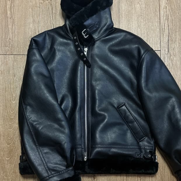 론트 810 비건 레더 무스탕