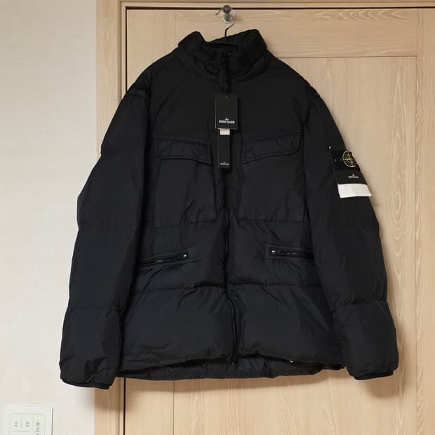 [L] 22FW 스톤아일랜드 크링클랩스 논 후드 다운 패딩