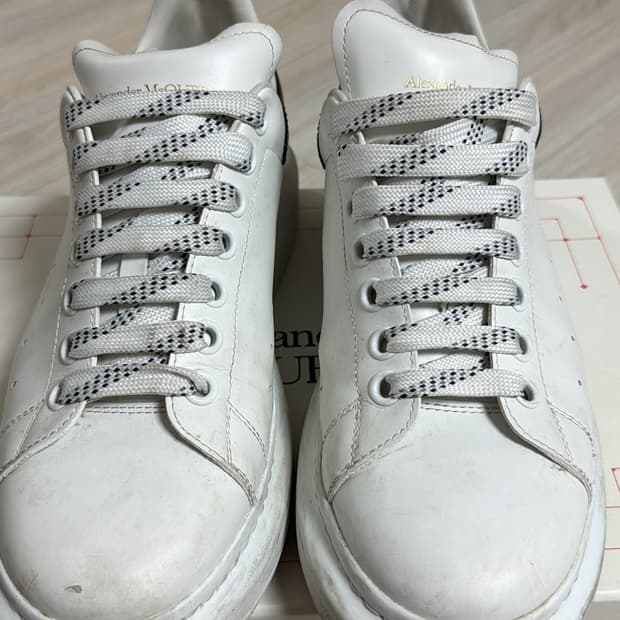 알렉산더 맥퀸 오버솔 스니커즈