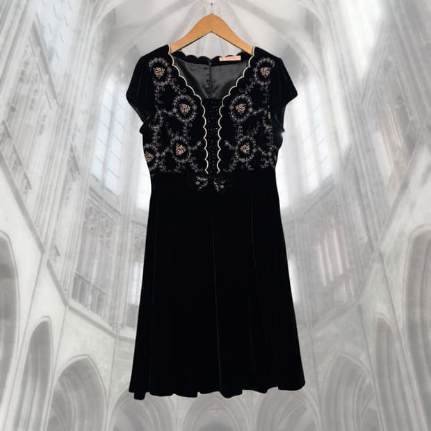 일본 로맨틱 빈티지 블랙 벨벳 캡소매 자수 원피스 로판