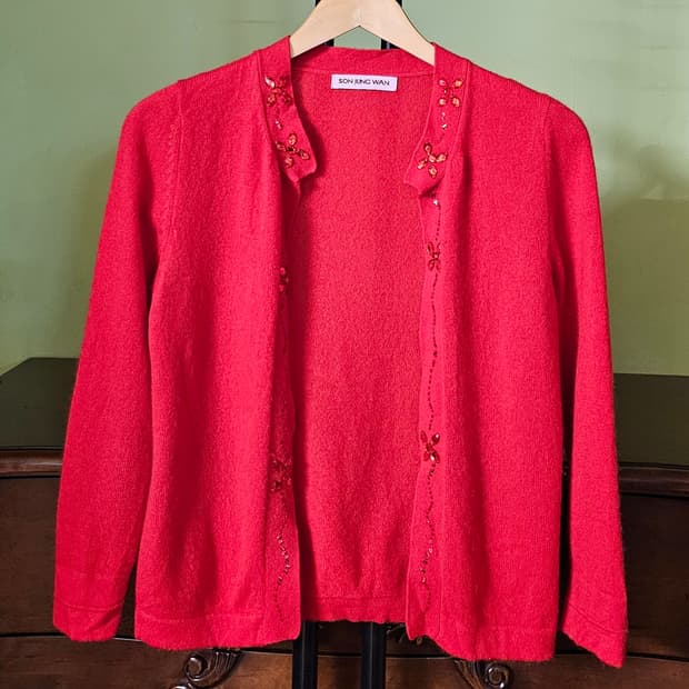 손정완 캐시미어 100% 보석장식 가디건
