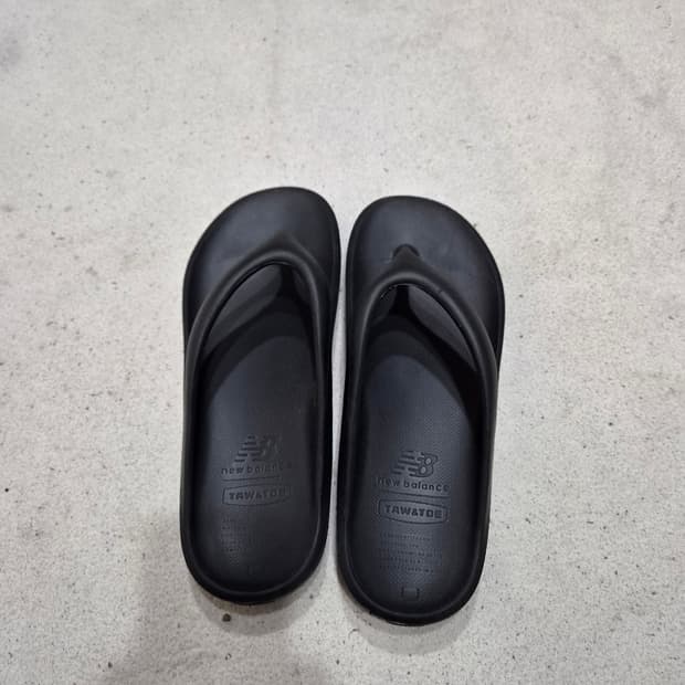 뉴발란스  쪼리UK12(290
