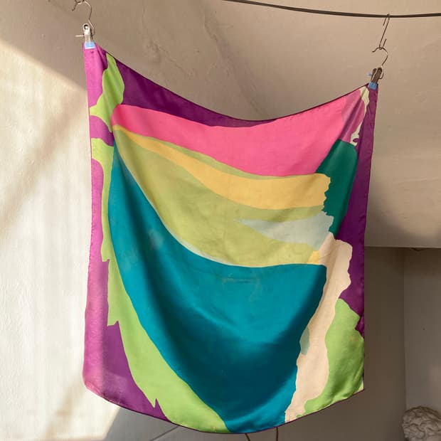 레인보우 비비드 그래픽 스카프