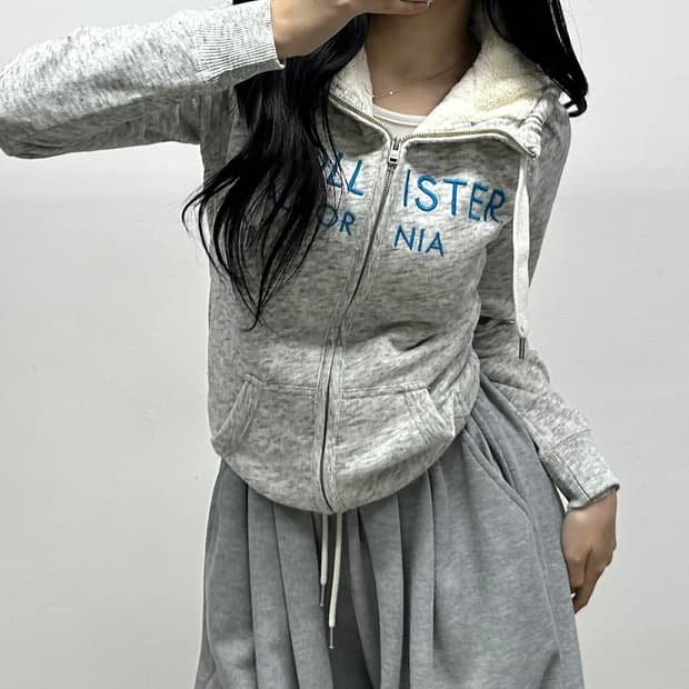 홀리스터 y2k 양털 울프죠 그레이 스웻 후드집업 희귀져지(M)