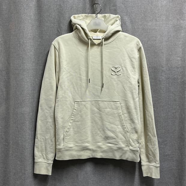 [M] 산드로 정품 파리스 하트 자수 긴팔 후드티