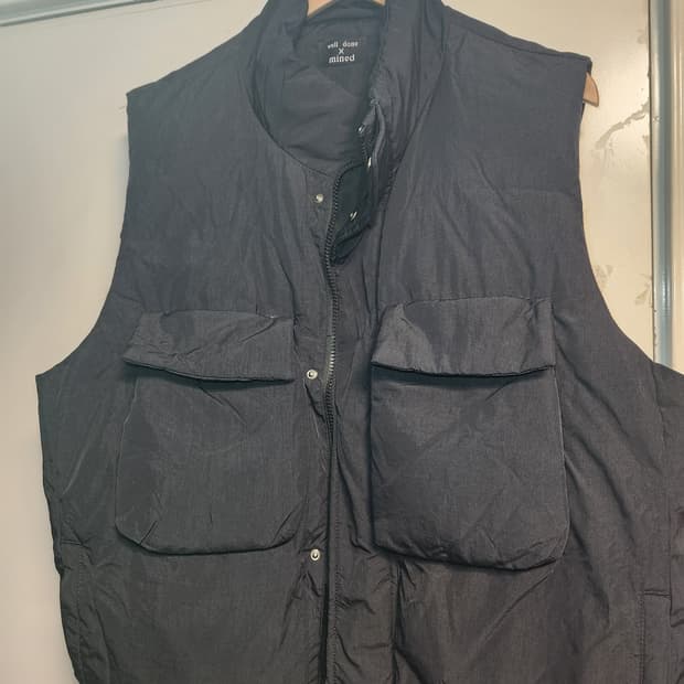 웰던x미네드 조끼 패딩