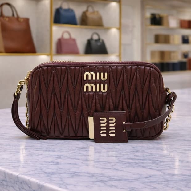 [S급] 미우미우 마테라세 크로스백 판매합니다!!!