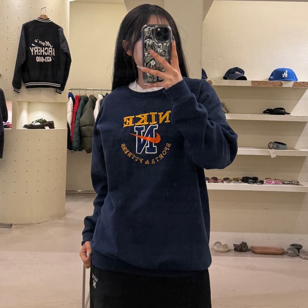 나이키 올드스쿨 빅로고 네이비 맨투맨 U1018