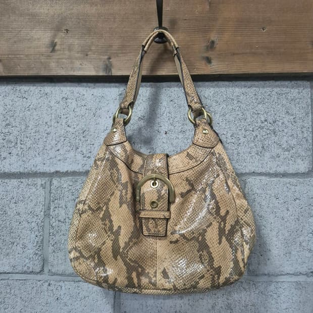 코치 파이톤 호보백