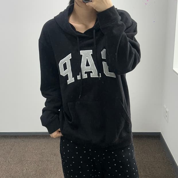 Gap 갭 그레이 로고 블랙 후드티