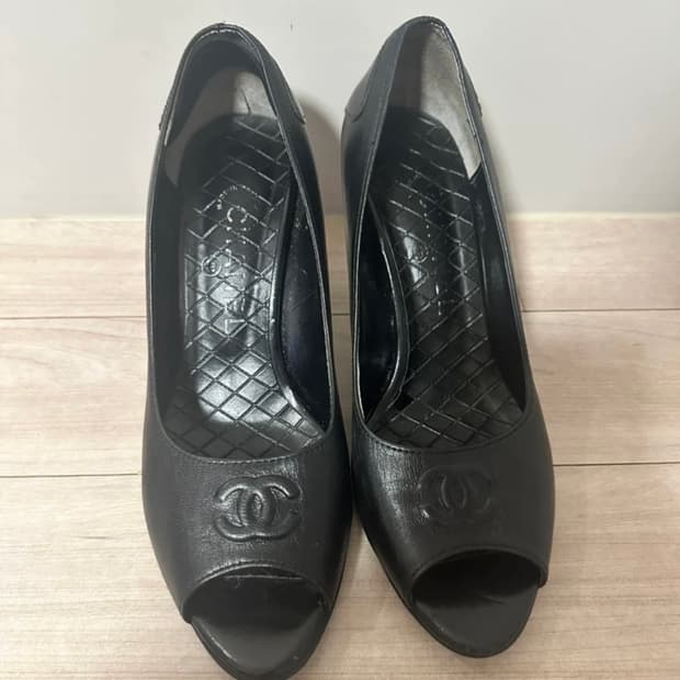 샤넬 블랙 오픈토 빈티지구두 팝니다