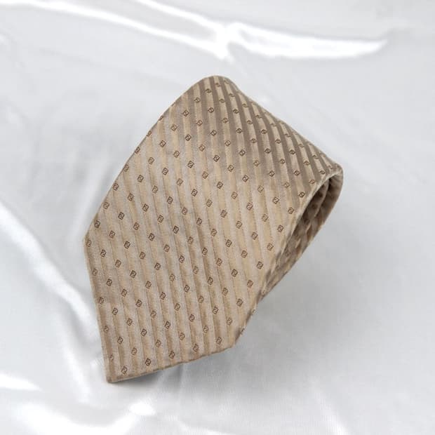 펜디 9.1cm A등급 FF로고 명품넥타이