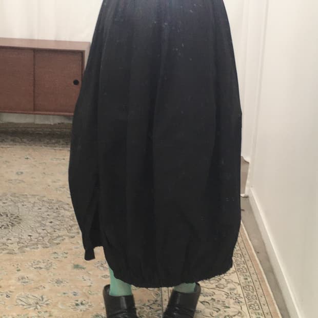 벌룬핏 블랙 롱스커트