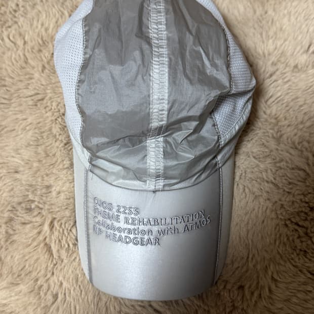 ojos 오호스 볼캡 실버