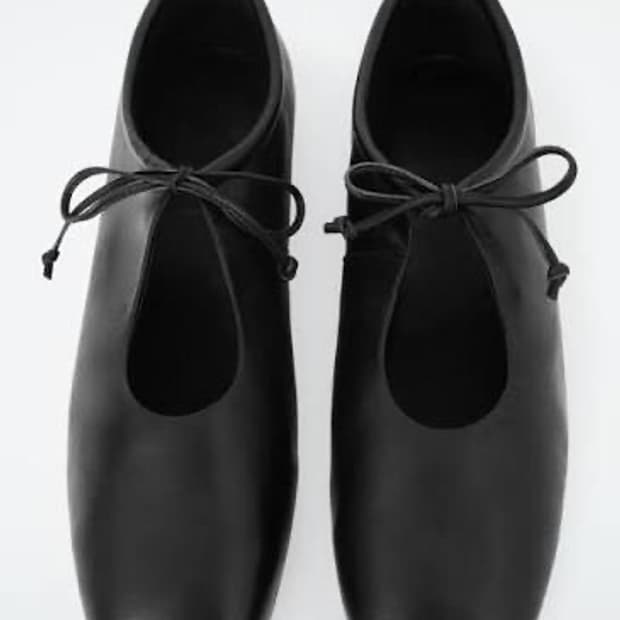 Cos 발레리나 레이스업 플랫