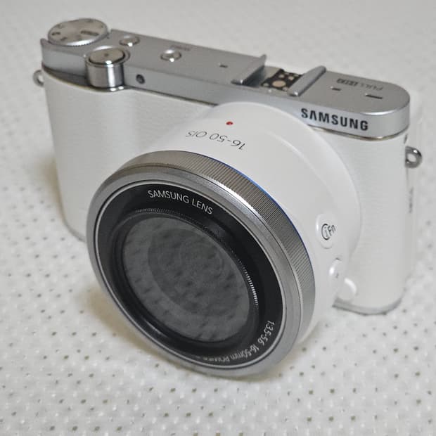 삼성 NX3000 미러리스 카메라