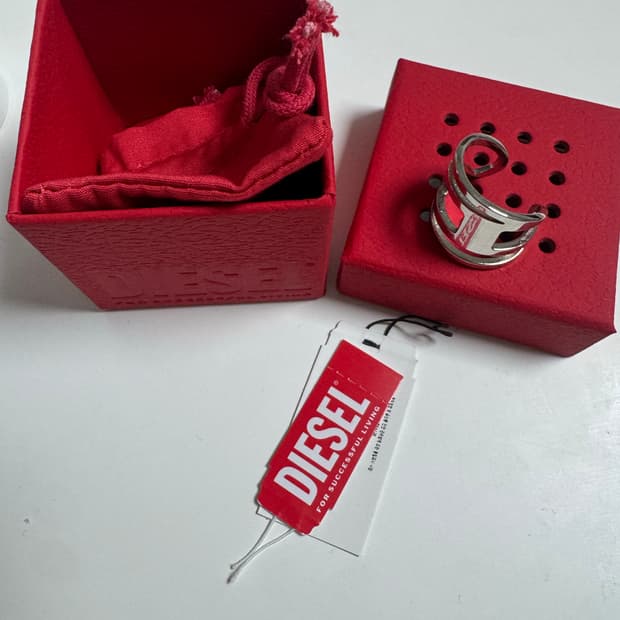 (새상품)디젤 오벌 D 로고 반지
