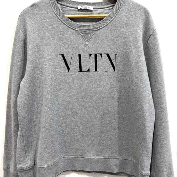발렌티노 VLTN 맨투맨 M