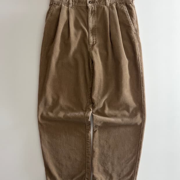 다커스 코듀로이 루즈핏 투턱 팬츠
