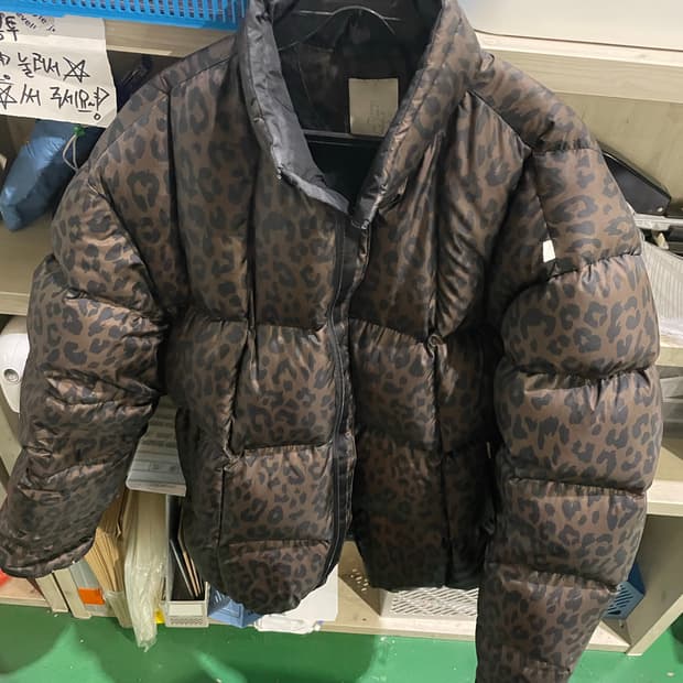 L ) 페치선데이 레오파드 패딩 카키