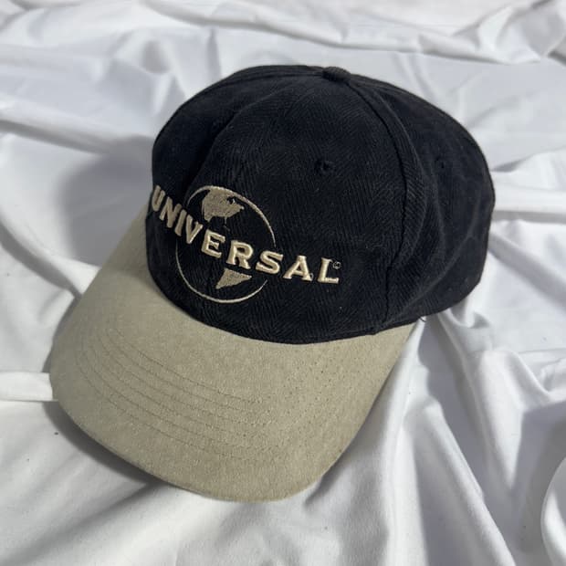 유니버셜 스튜디오 자수 스웨이드 볼캡