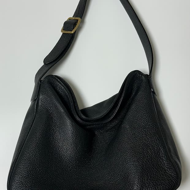 URBANIC30 얼바닉30 레더 호보백