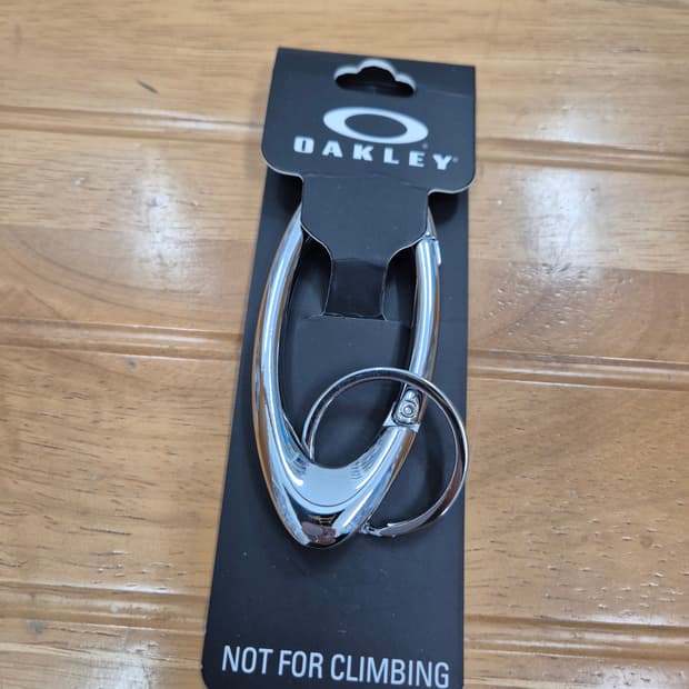 오클리 카라비너