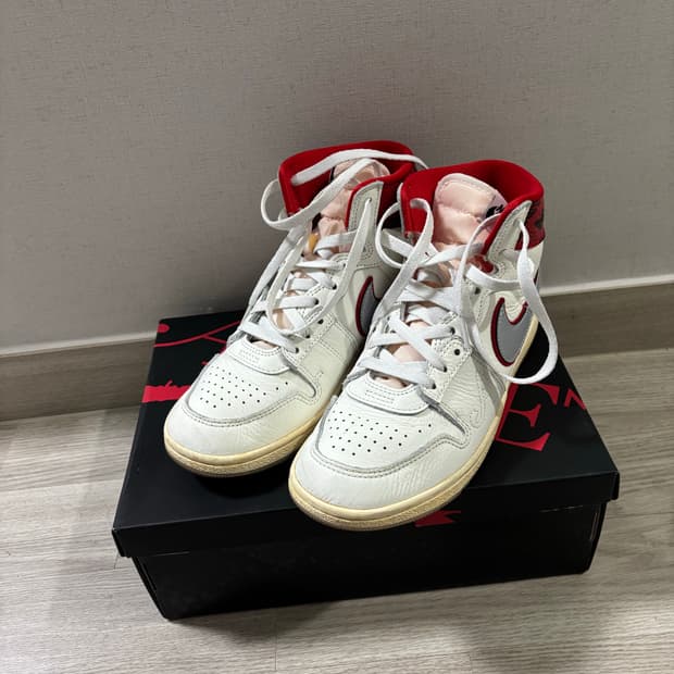 조던 x 어웨이크 NY 에어 쉽 유니버시티 레드 265