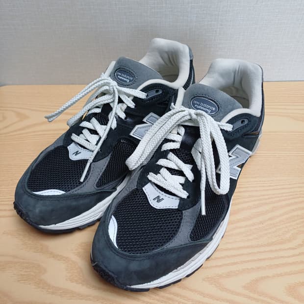 뉴발란스 2002r 프리미엄 빈티지 블랙 265사이즈