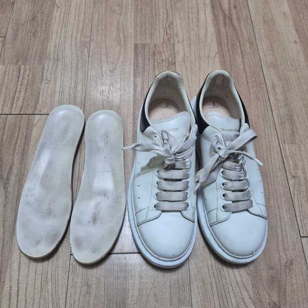 정품 알렉산더 맥퀸 42 사이즈 270-275