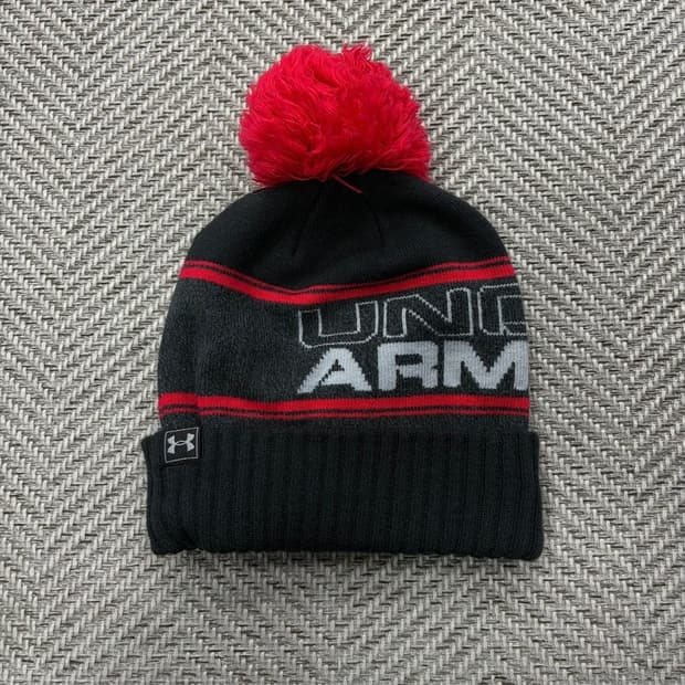 언더아머 하프타임 폼 비니 v2423