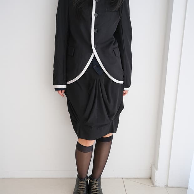 White tape trimming jacket