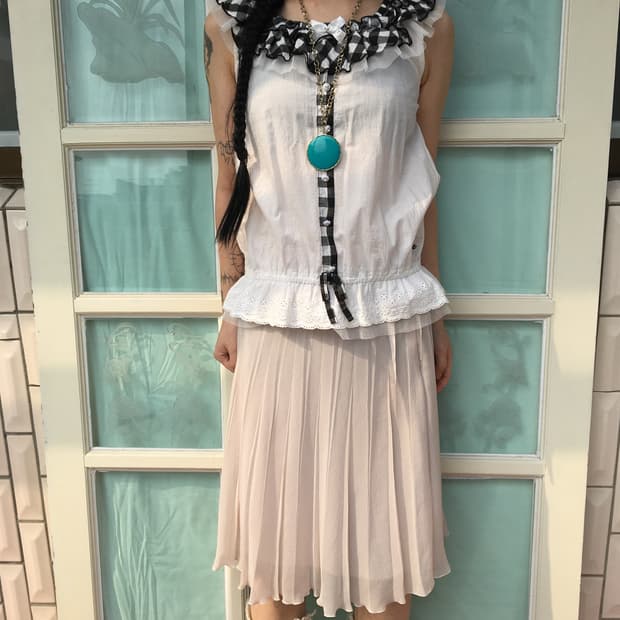 Check pattern frill point sleeveless