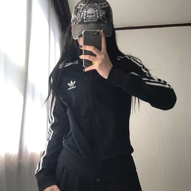 아디다스 블랙 딱붙핏 져지