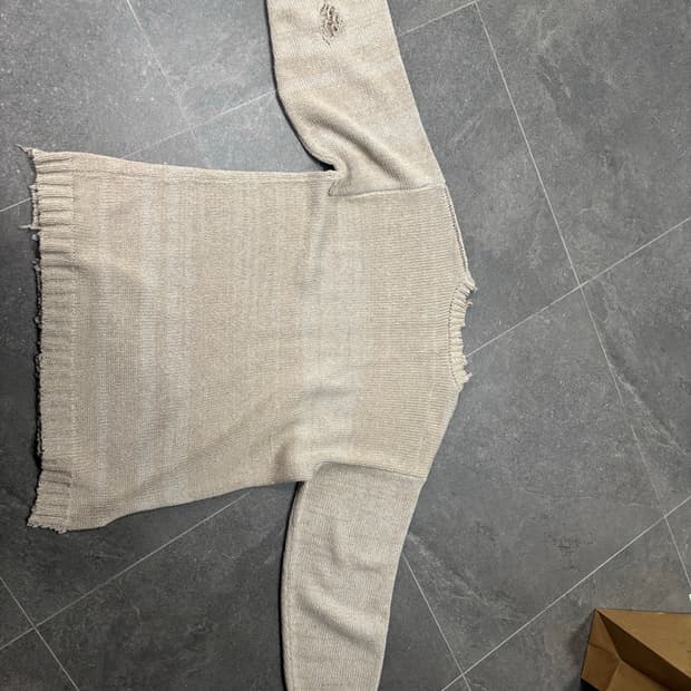 마르지엘라 데미지 니트 판매합니다. 