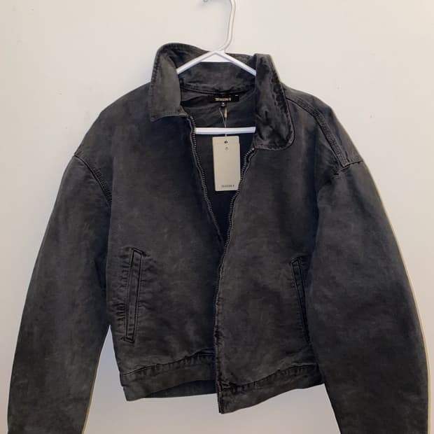 구매)이지 시즌 6 자켓 구합니다