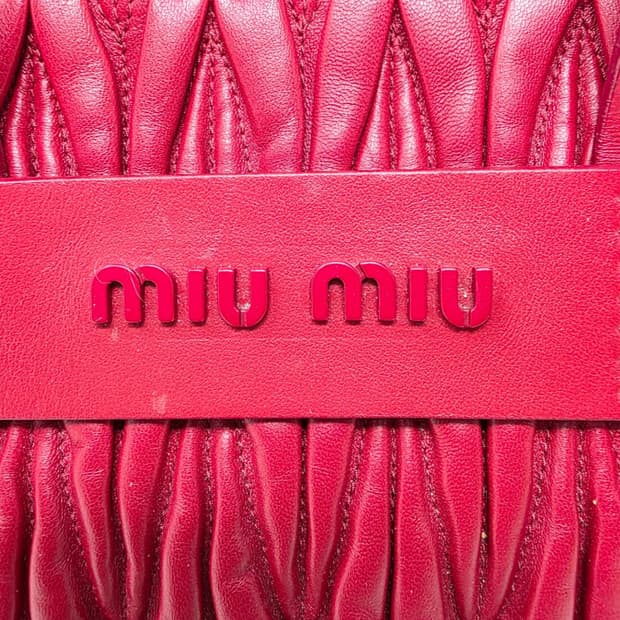 정품 미우미우 마테라쎄 토트백