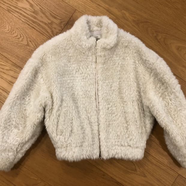 Amomento 헤어리 집업 점퍼