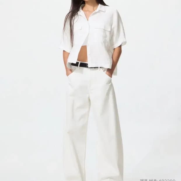 (새상품) 교환/판매 유니클로 배기커브진 화이트 22