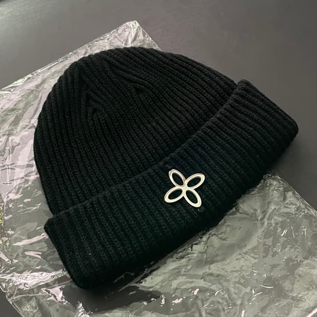 [새상품] 써저리 비니 블랙