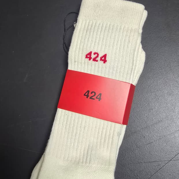 424
