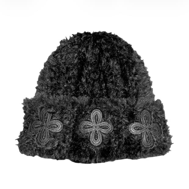 써저리 레더 패치 퍼 비니 블랙