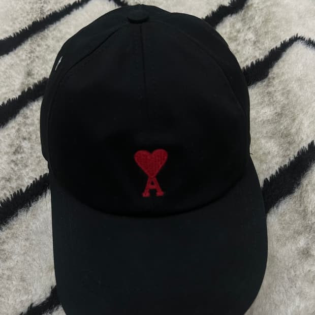 AMI 아미 하트로고 볼캡/블랙