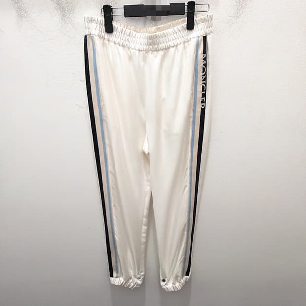 (정품/새상품) MONCLER 몽클레어 여성 화이트 로고 조거 트랙 팬츠