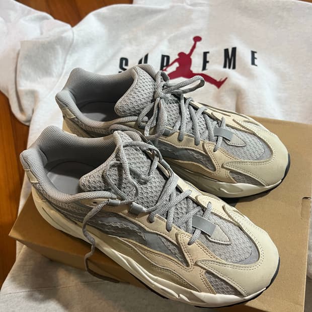 이지부스트 700 v2 크림 290