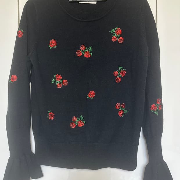 산드로 울캐시미어장미 자수 니트