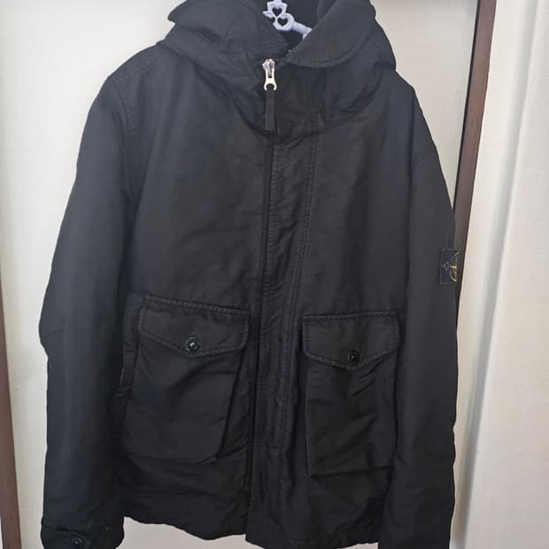 스톤아일랜드 다비드-tc 숏패딩 블랙  L(100-105)