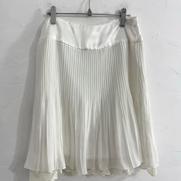 white lace mori skirt
