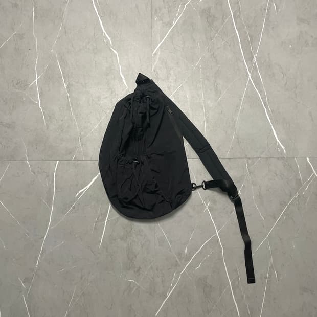 팔로워 특가 빈티지 블랙 트랙 슬링백 복조리 가방