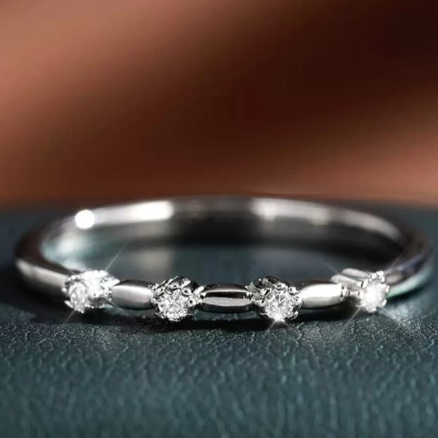 모이사나이트 반지